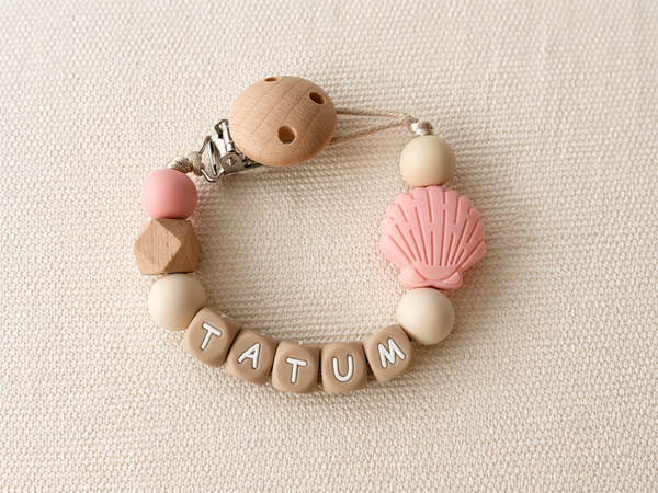 Gepersonaliseerd Speenkoord met naam | schelp, roze en beige
