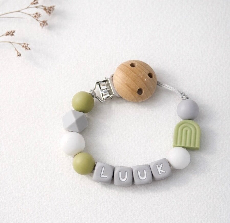 Speenkoord met naam grijs-groen boogje