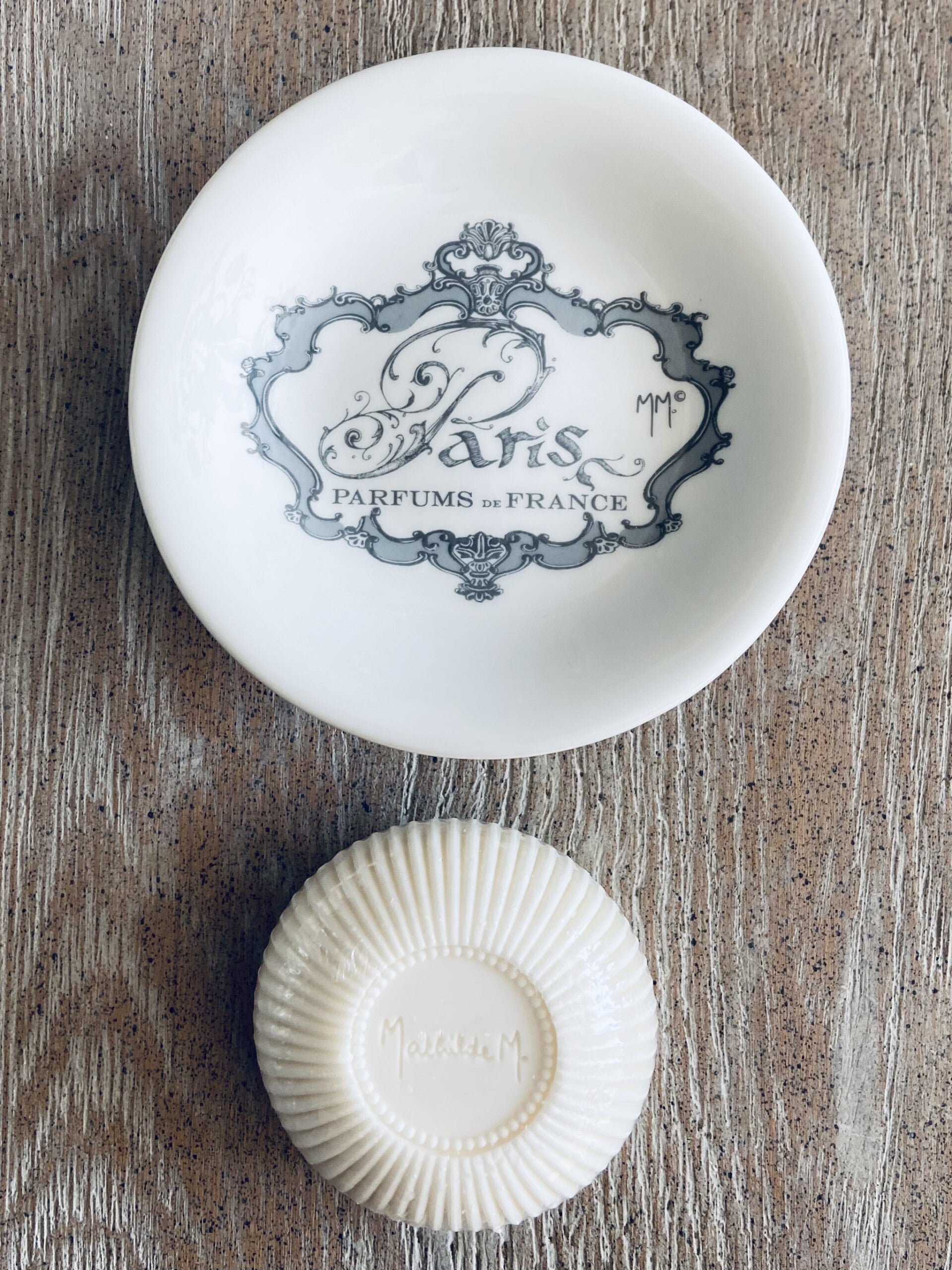 "Paris Parfums de France" - Zeephouder + Zeep (BATH-927)