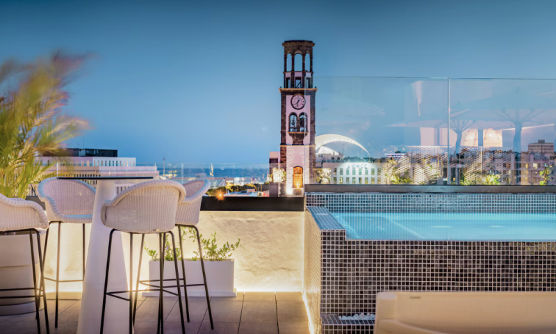 AC hotel Santa Cruz