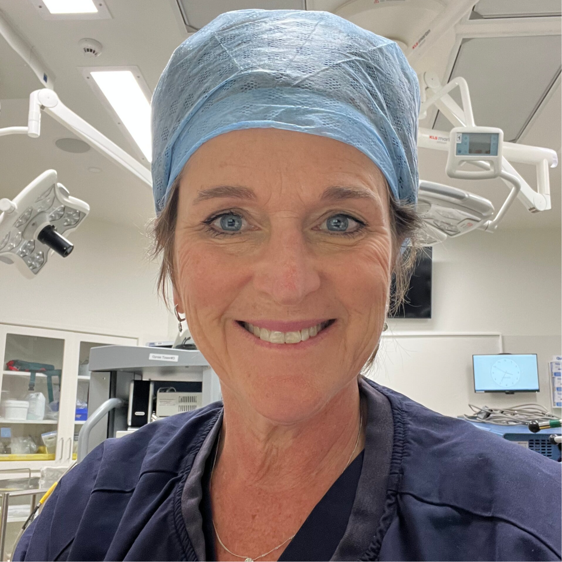 Claire Wiseman RNFSA in the operating theatre