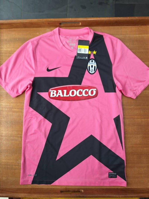 Juventus 2011-12 away shirt - BNWT - Size small