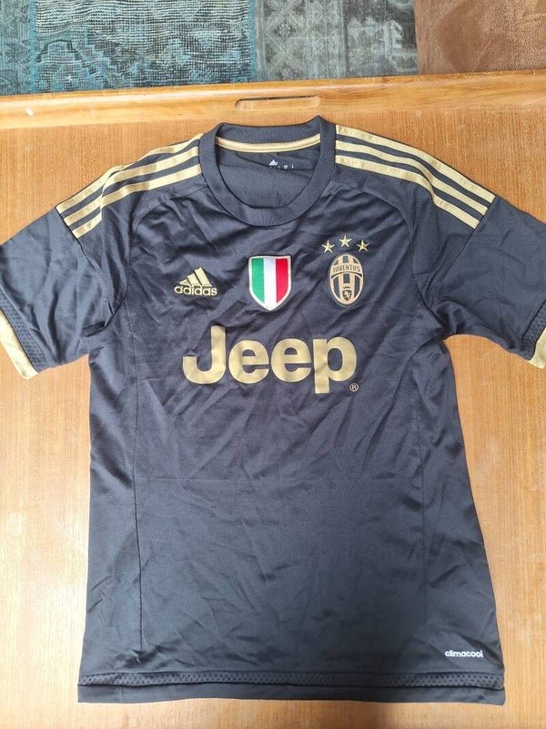 Juventus 2015-16 third shirt - Size small