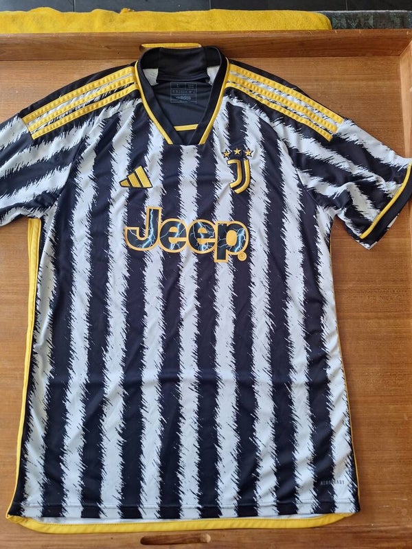 Juventus 2023-24 home shirt - Size large