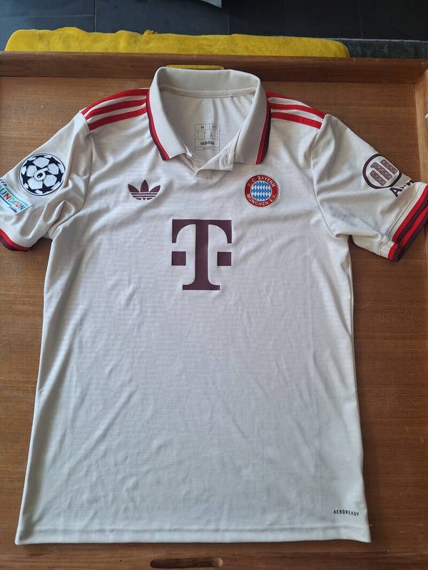 Bayern Munchen 2024-25 third shirt - Size medium