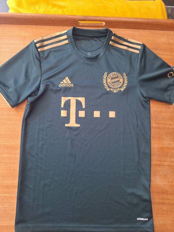 Bayern Munchen 2021-22 Wiesn shirt - Size small