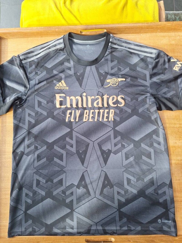Arsenal 2022-23 away shirt - Size extra large