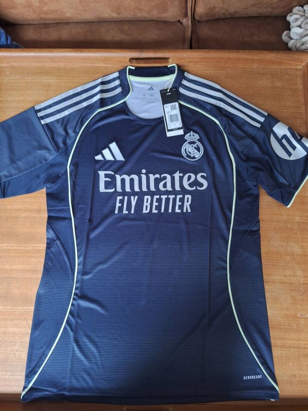Real Madrid 2025-26 away shirt - BNWT - Size medium