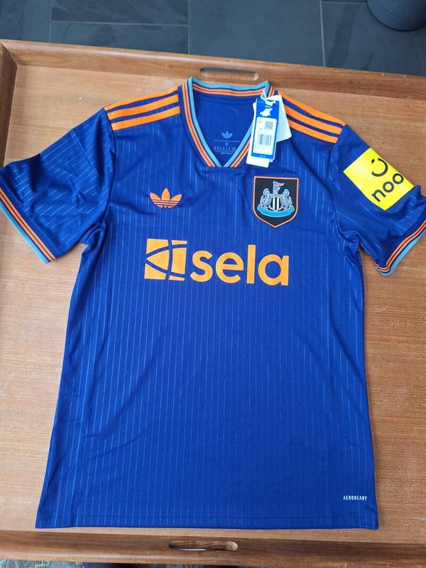 Newcastle United 2025-26 third shirt - BNWT - Size medium