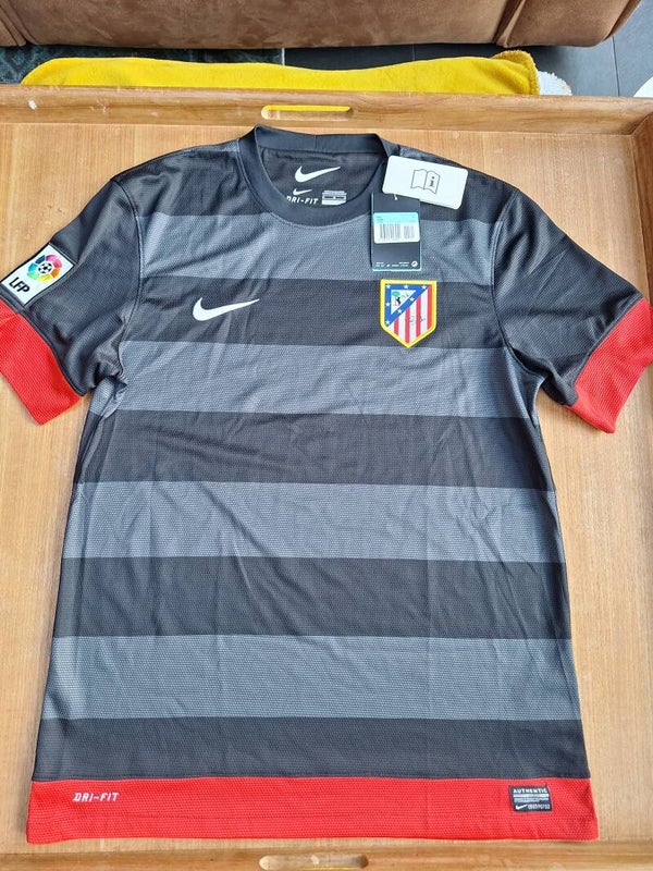 Atletico Madrid 2012-13 away shirt - BNWT - Size medium