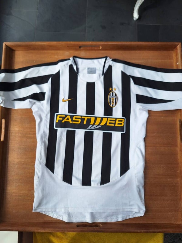 Juventus 2003-04 home shirt - Size small