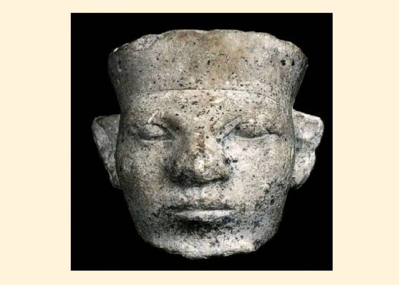 Sculpture of a king, c. 3100 BCE (possibly Narmer). Photo: Petrie Museum of Egyptian Archaeology, UCL. UC 15989
