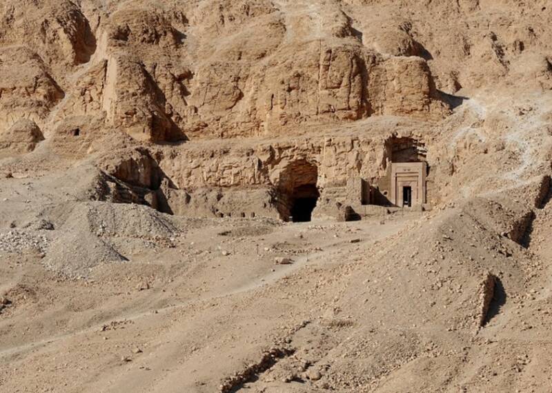 Tombs of Senenmut (Dyn. 18) and Nespakashuty (Dyn. 26, right), Deir el-Bahari. Private photo.