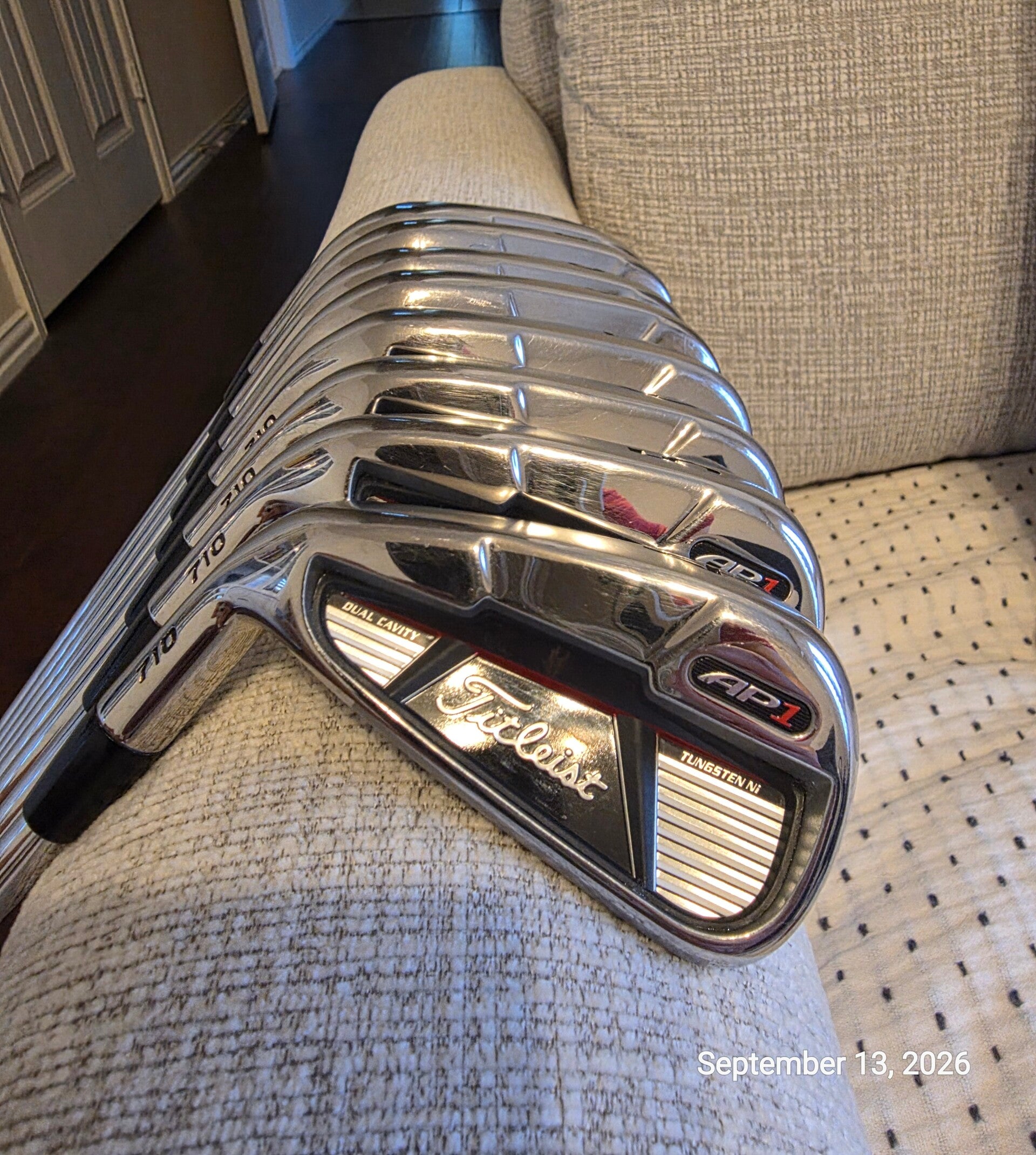 Lefty Titleist 710 AP1 4-W (8 club) iron set
