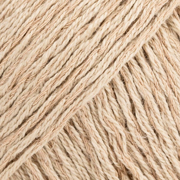 DROPS Belle uni colour 28, koekjesdeeg