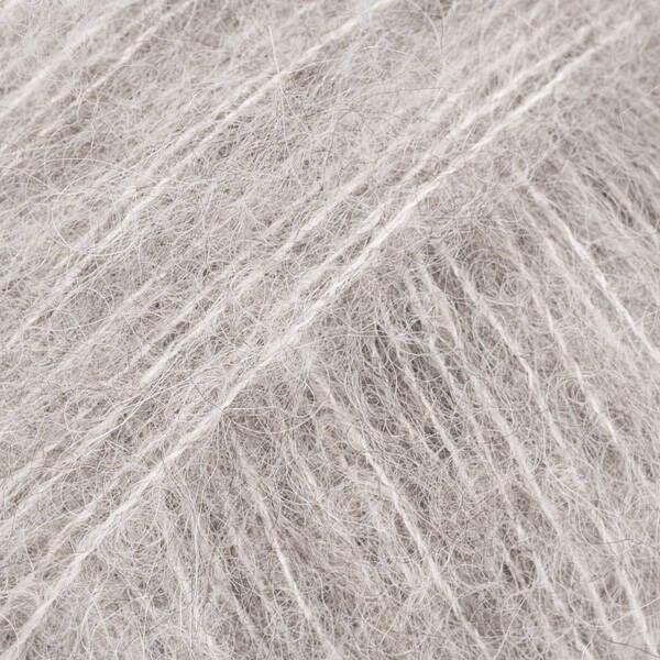 DROPS Brushed Alpaca Silk uni colour 02, lichtgrijs