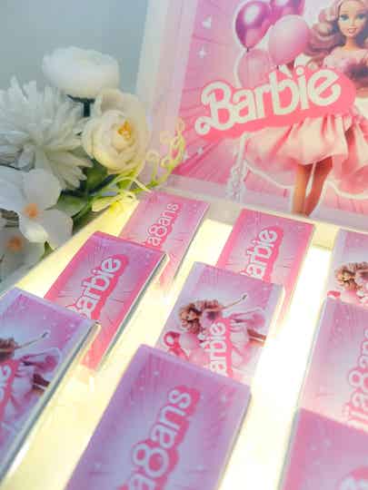 Boîte lumineuse 9 ou 16 chocolats personnalisé (couleur aléatoire)