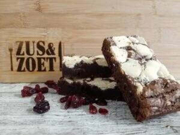 cranberry & witte chocolade Brownie per post