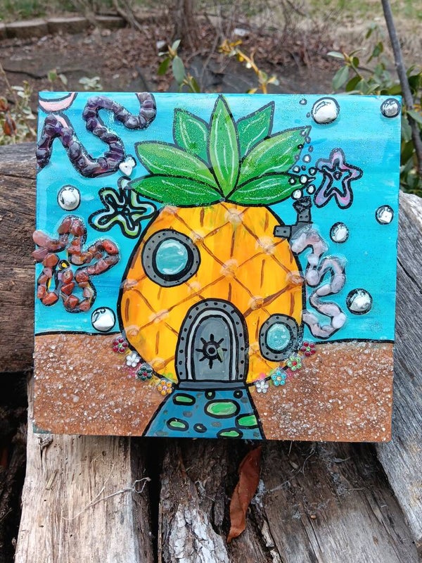 A pineapple under the Sea trinket box