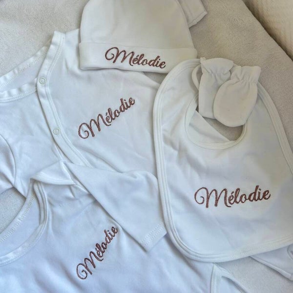 Tenue de naissance 5 pièces.