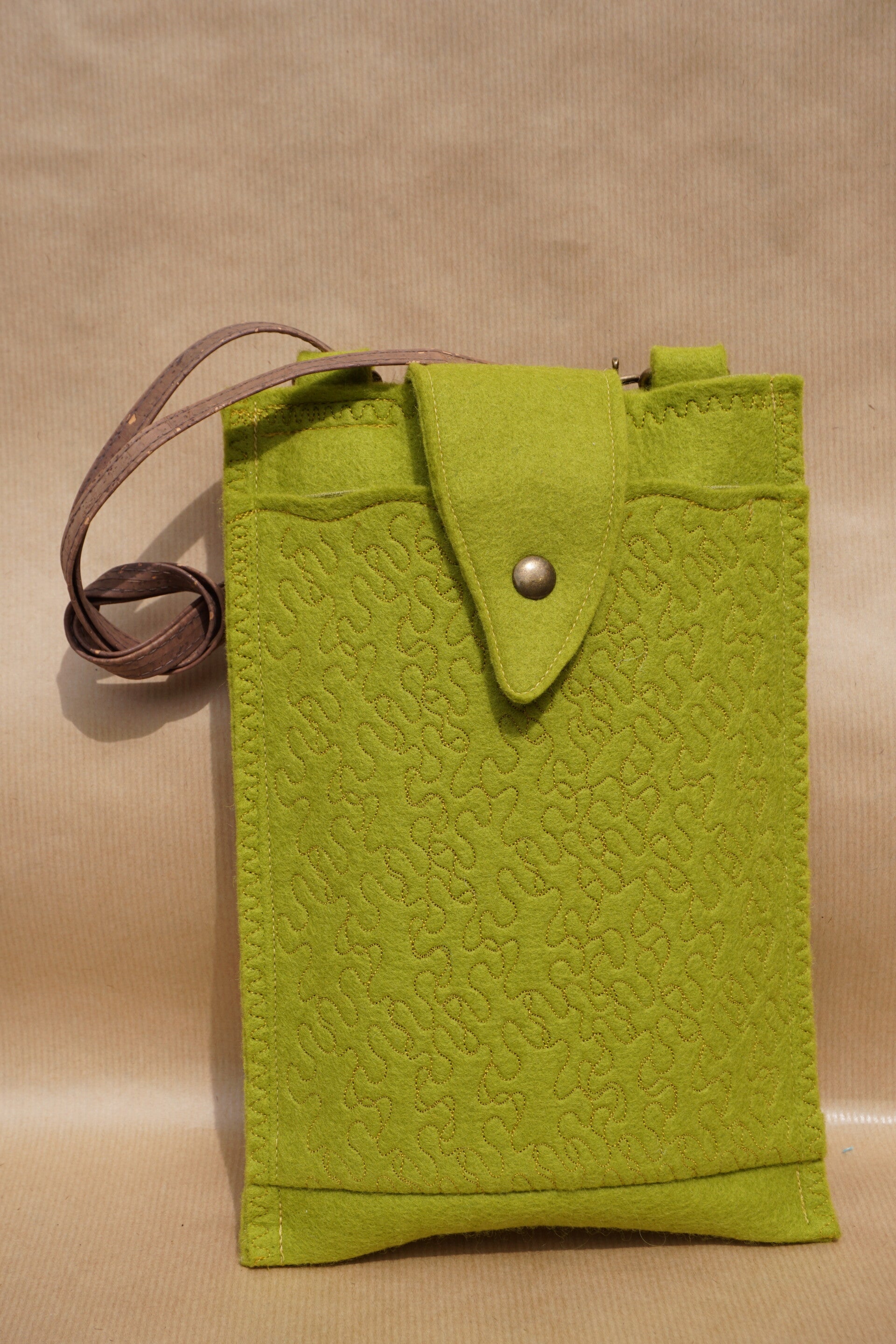 Crossbody tasje van wolvilt