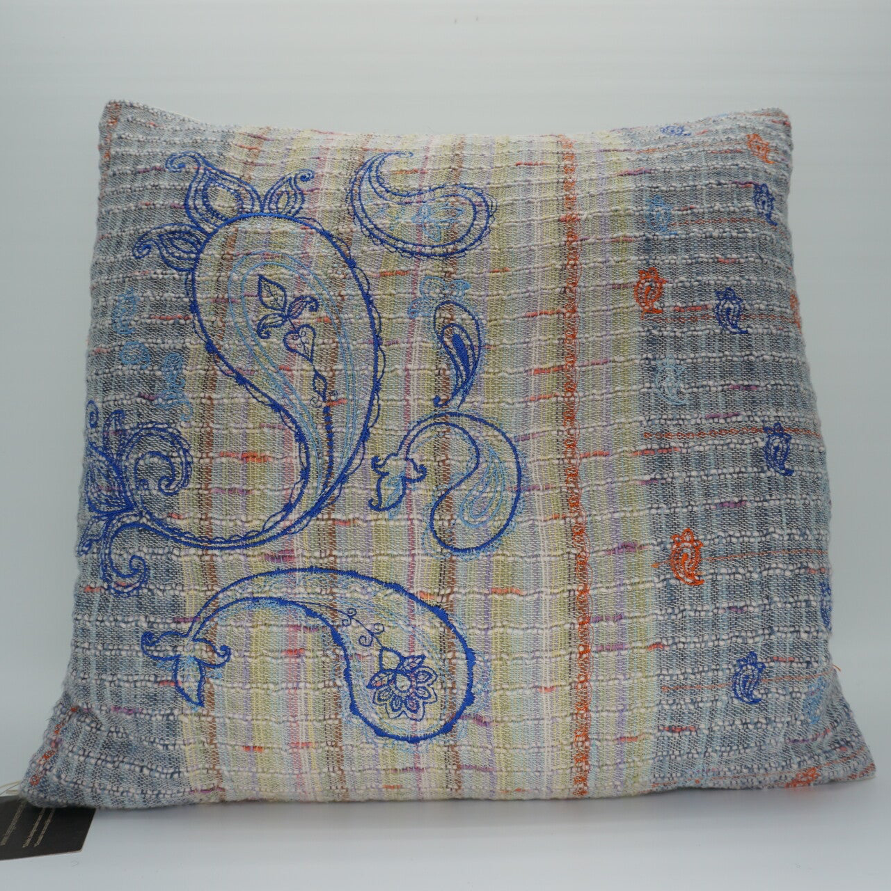 Multi colour katoenen kussen van de Hmong tribe Thailand met siersteken