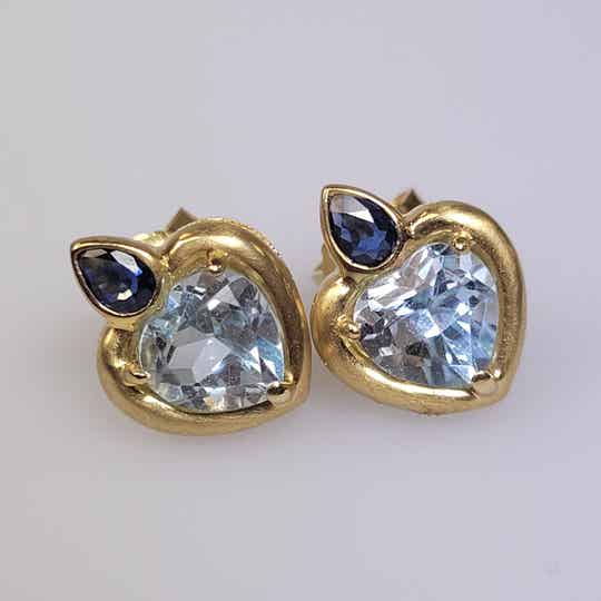 ❤ Hans Paul Buchwald Ohrstecker aus 750er Gelbgold, Blau Topas und Saphir Handarbeit