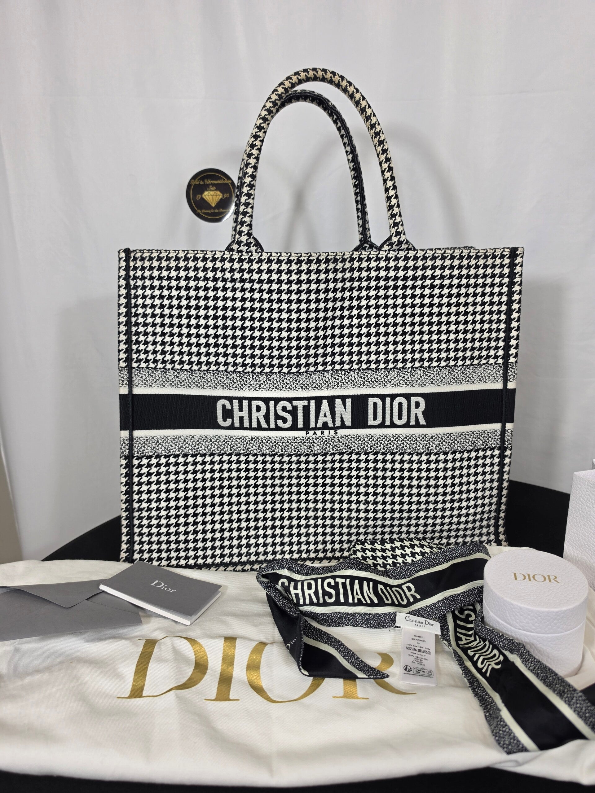 Christian Dior Large Book Tote – Houndstooth / Pied-de-Poule Schwarz-Weiß inkl. passendem Mitzah