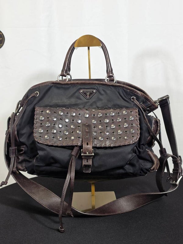 Prada Tessuto & Leather Studded Flap Shoulder Bag – Schwarz/Dunkelbraun – 7,5/10