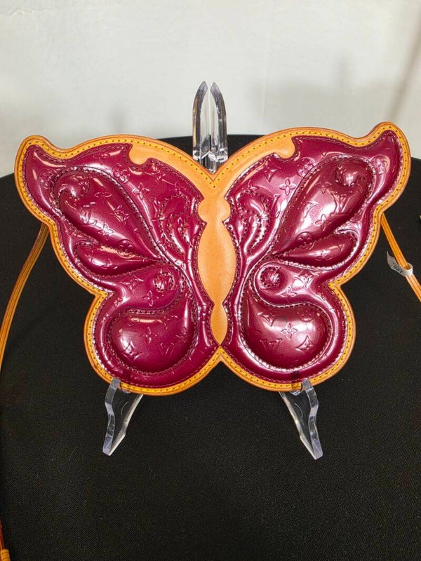 Louis Vuitton Conte de Fées Butterfly Pochette – Monogram Vernis – S/S 2002 – seltenes Sammlerstück – 8/10