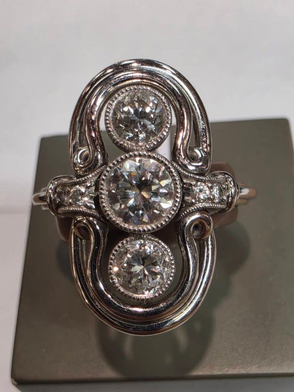 ANTIKER ART-DÉCO DIAMANTRING – 750 WEISSGOLD – CA. 0,84 CT ALTSCHLIFF-DIAMANTEN – RINGGRÖSSE 53
