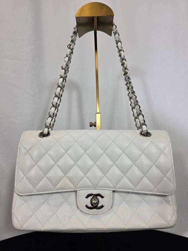 CHANEL CLASSIC MEDIUM FLAP BAG – WEISSES CAVIAR-LEDER – SILBERFARBENE HARDWARE – 8,5/10