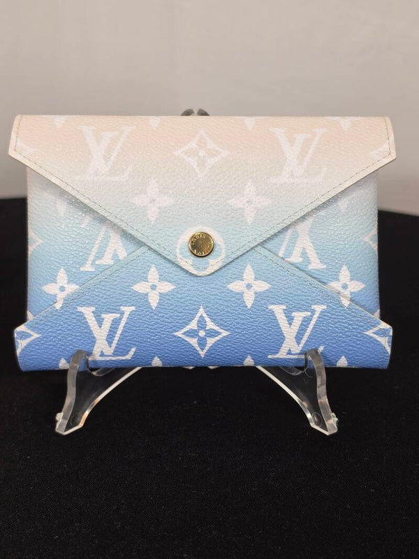 LOUIS VUITTON KIRIGAMI POCHETTE MM – BY THE POOL EDITION – GIANT MONOGRAM BLAU/WEISS – LIMITED EDITION – 10/10