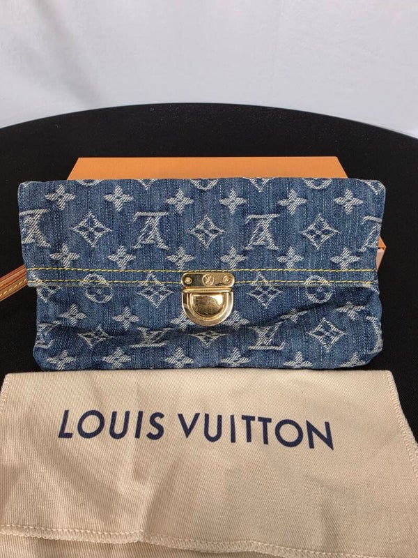 Louis Vuitton Monogram Denim Pochette Plate – Vintage 2006