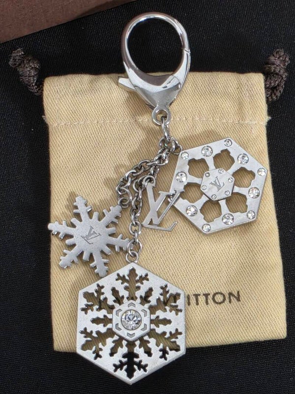 Louis Vuitton Flocon Snowflake Bag Charm – Limited Winter Collection 2009 – Silberfarben – Seltenes Vintage-Sammlerstück – 8,5/10