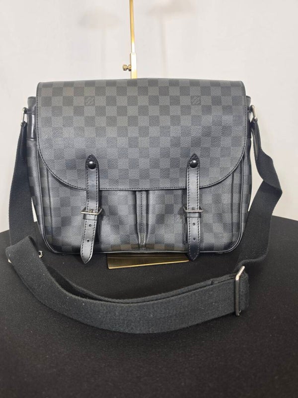 Louis Vuitton Christopher Messenger Bag – Damier Graphite – N41500 – 9/10
