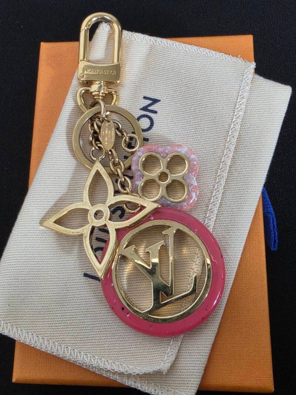 Louis Vuitton Colorline Bag Charm & Key Holder M64525 – Rosa / Gold – 8,5/10