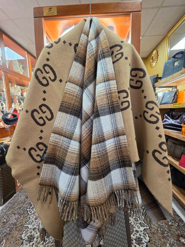 Gucci Reversible GG Plaid Poncho – Wendbarer Wollponcho mit GG-Monogramm und Karomuster – Neuwertig – 10/10