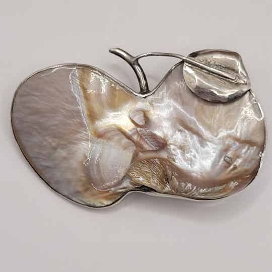 ❤Apfelbrosche aus 925er Silber und natürlichem Perlmutt, Handarbeit