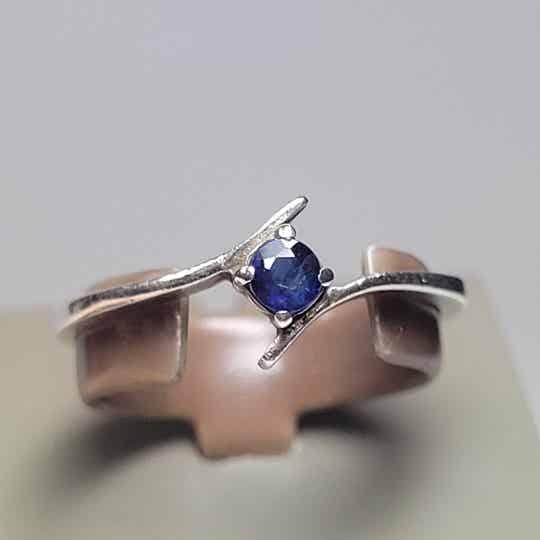 ❤Zarter Ring aus 925er silber und echtem Saphir Größe 54