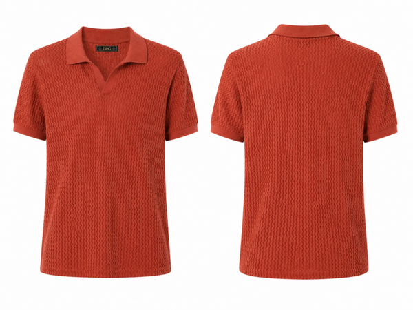 Polo de diseño clásico y atemporal.
