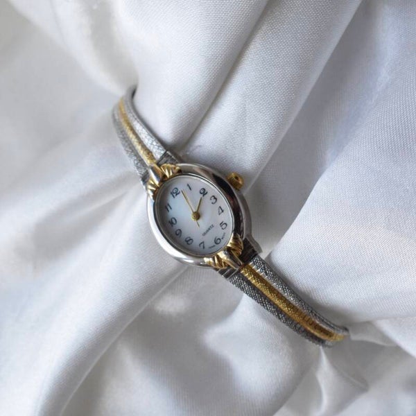 Two toned ticking adjustable watch