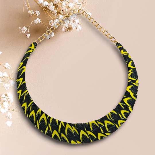 Collier en tissu
