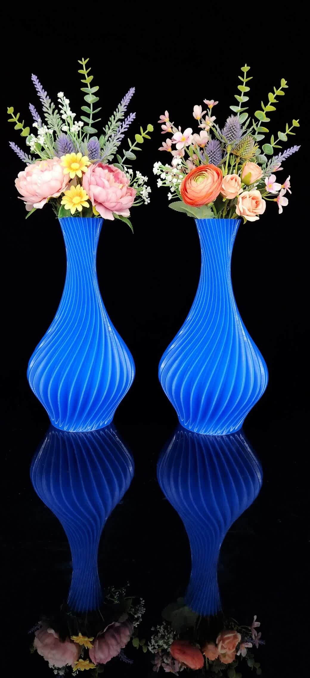 3D Printed Twisted Bulb Vases - Set of 2 - Blue