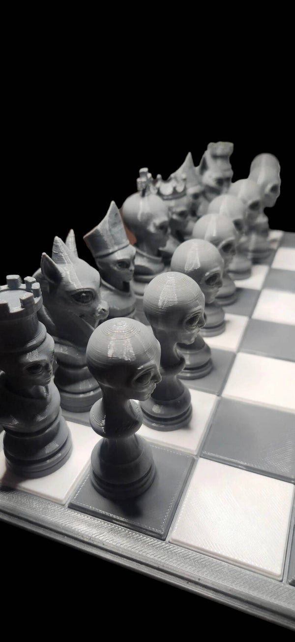 3d printed Alien Chess set