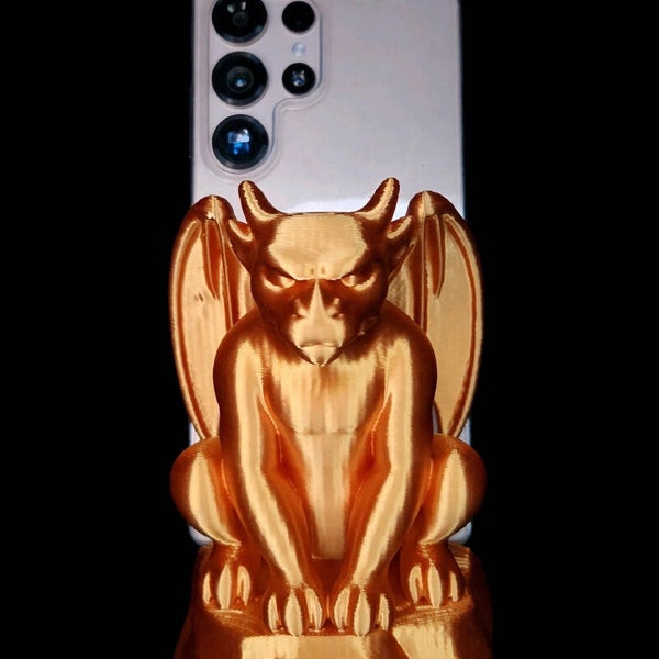 Gargoyle phone stand