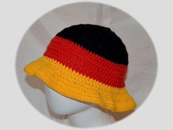Mütze Häkelmütze Hut Häkelhut  KU 40-44 *Deutschland-Flagge*