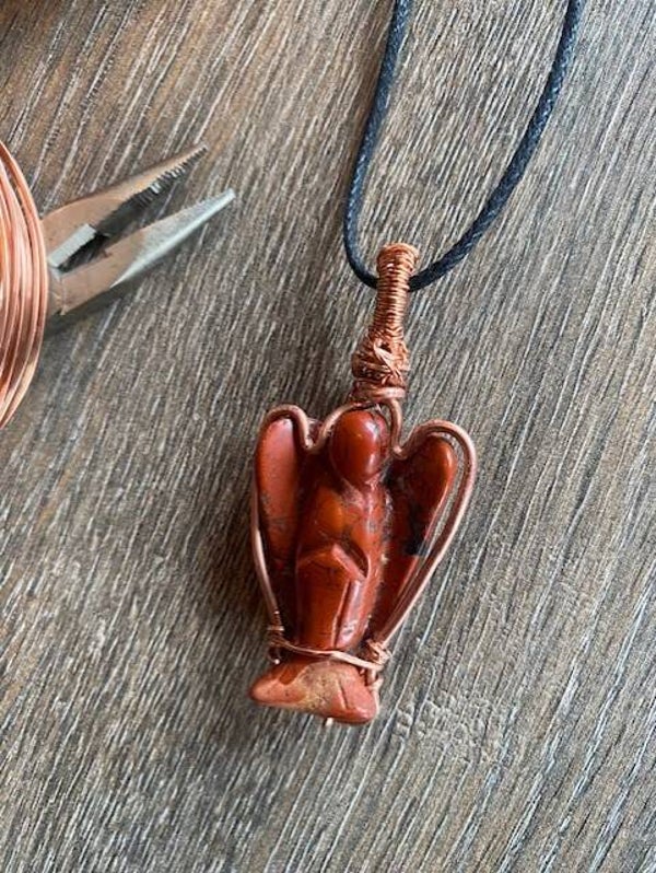 Hanger engel van rode jaspis copperwire