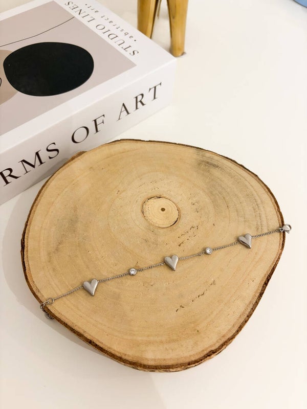 Triple heart armband