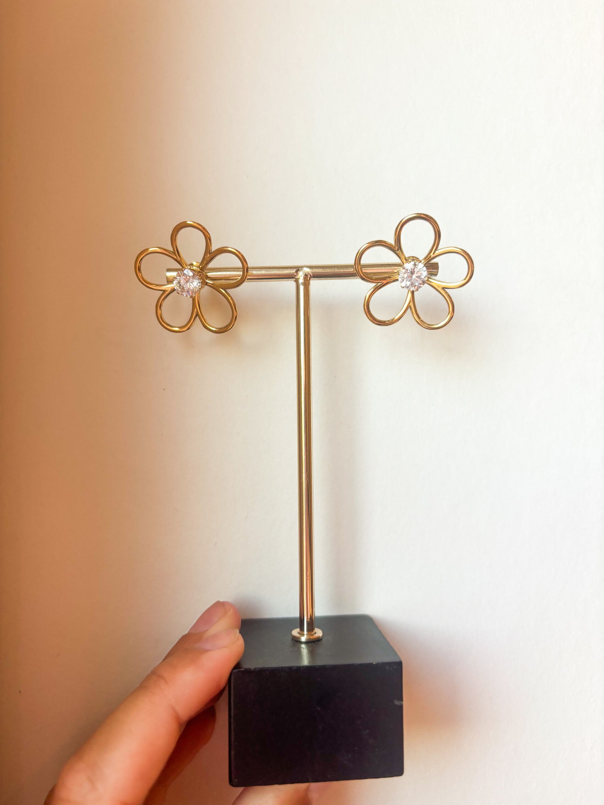 Diamond flower earring